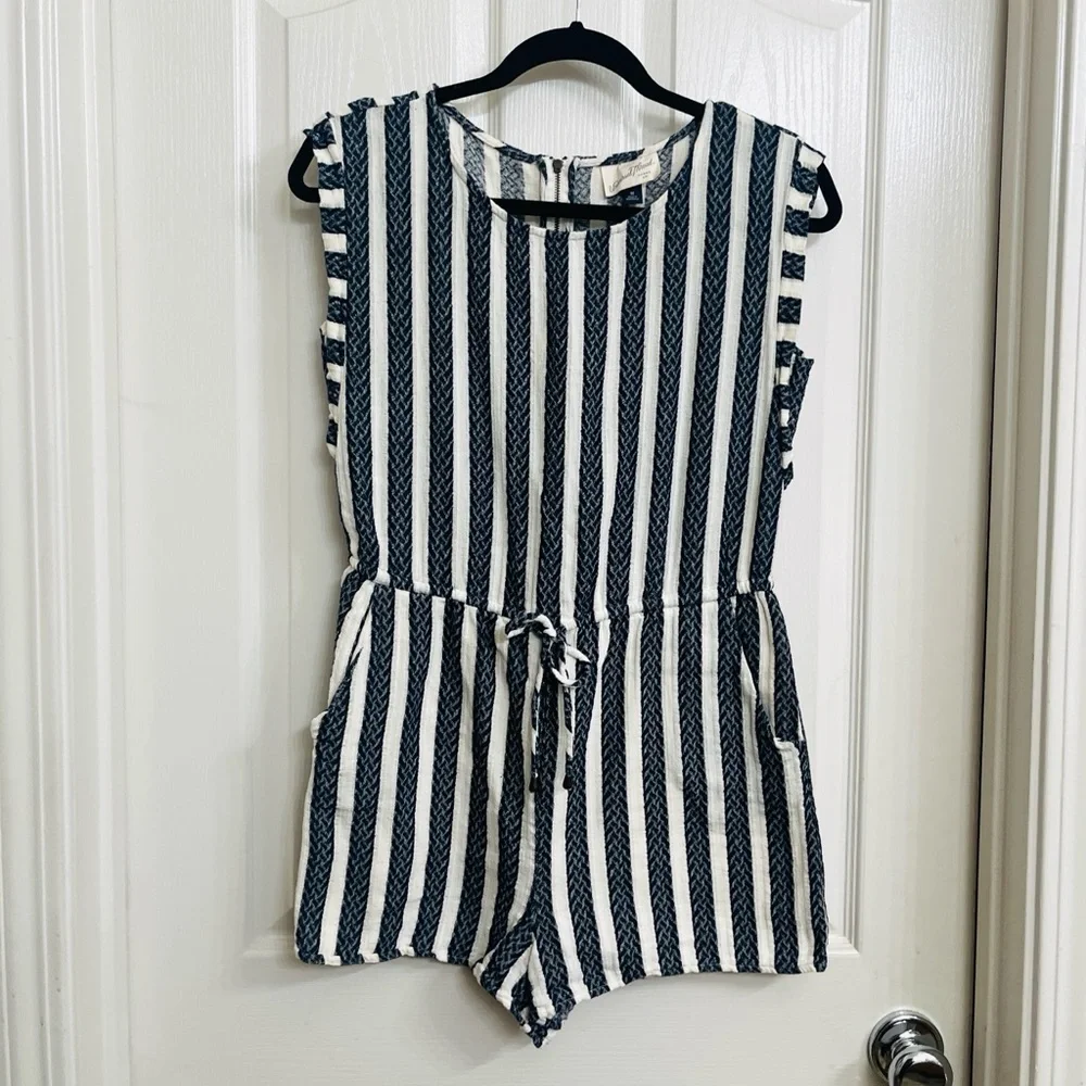 Universal Thread Romper Women's M Navy Blue Cream Striped Sleeveless - Picture 2 of 6